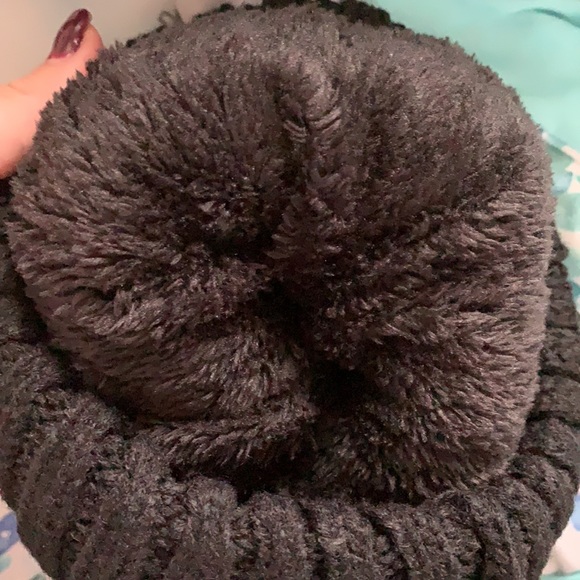 Ladies hat mitt set - Picture 3 of 3